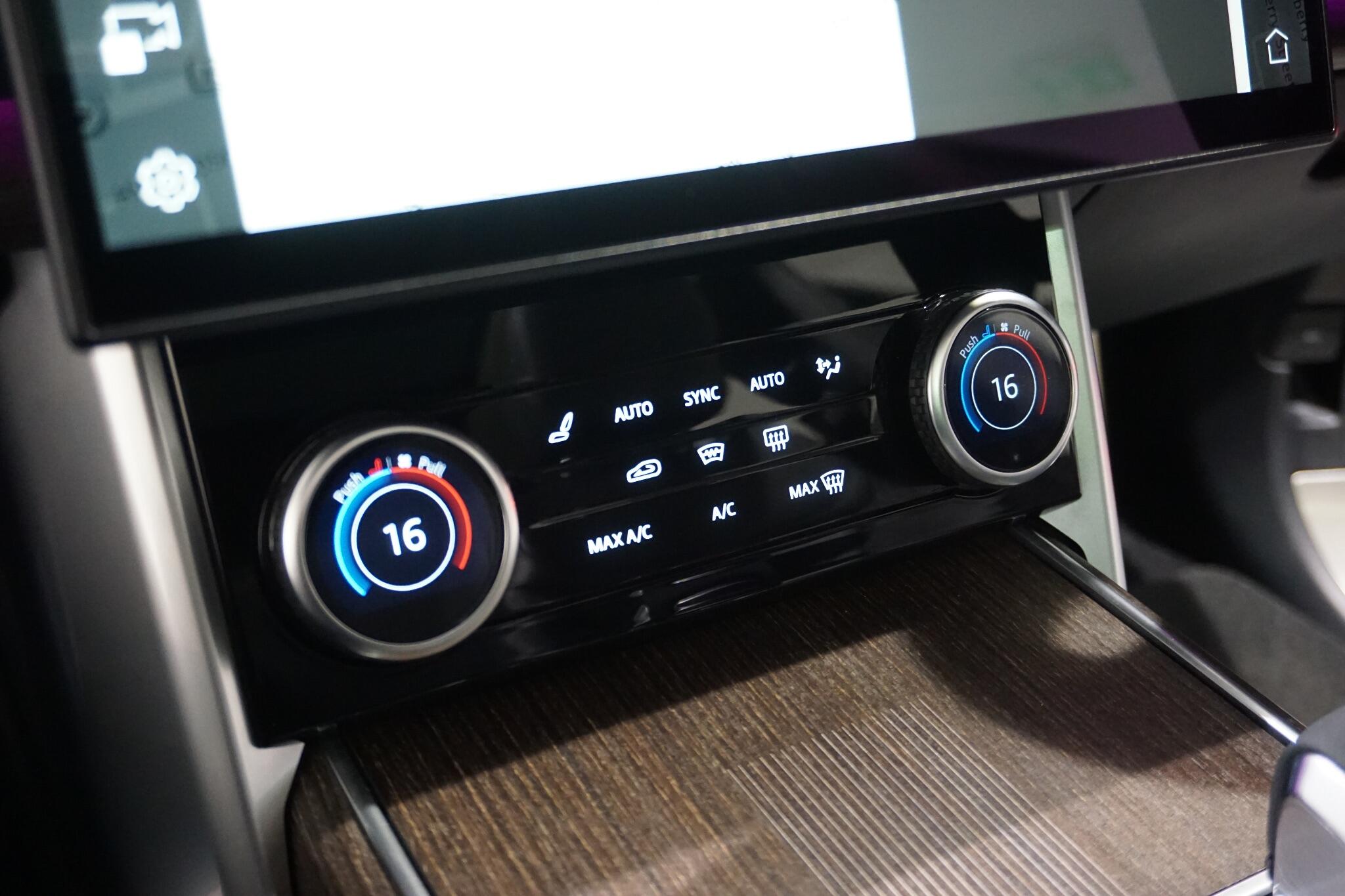 Land Rover Range Rover 3.0 D300 MHEV Autobiography SUV 5dr Diesel Auto 4WD Euro 6 (s/s) (300 ps)